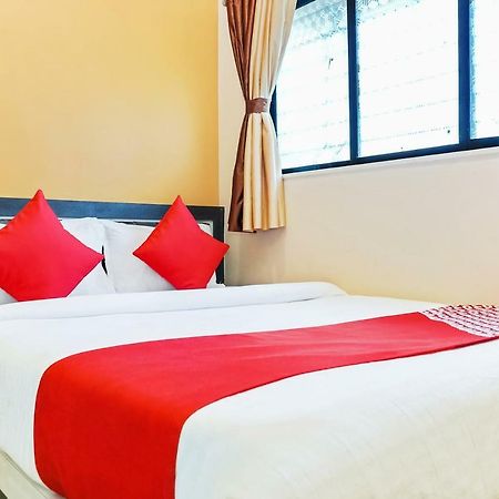 Oyo 29634 Hotel Navalai Pride Ratnāgiri Exteriör bild