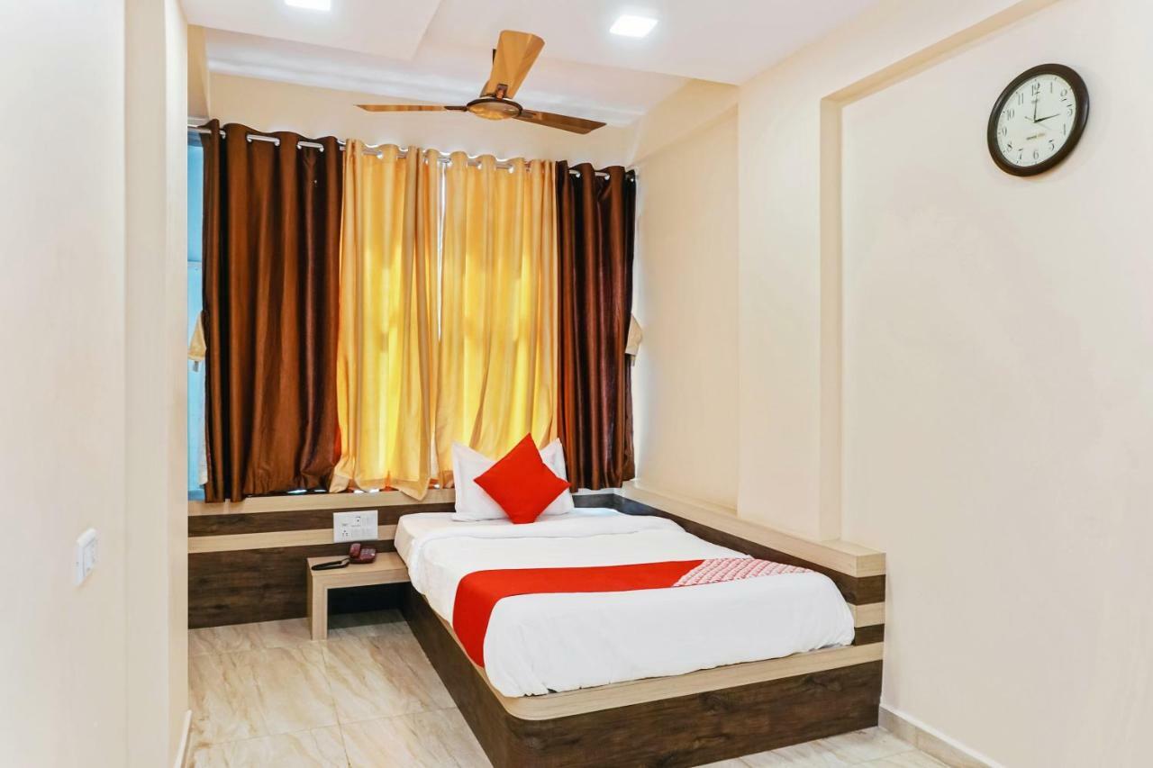 Oyo 29634 Hotel Navalai Pride Ratnāgiri Exteriör bild