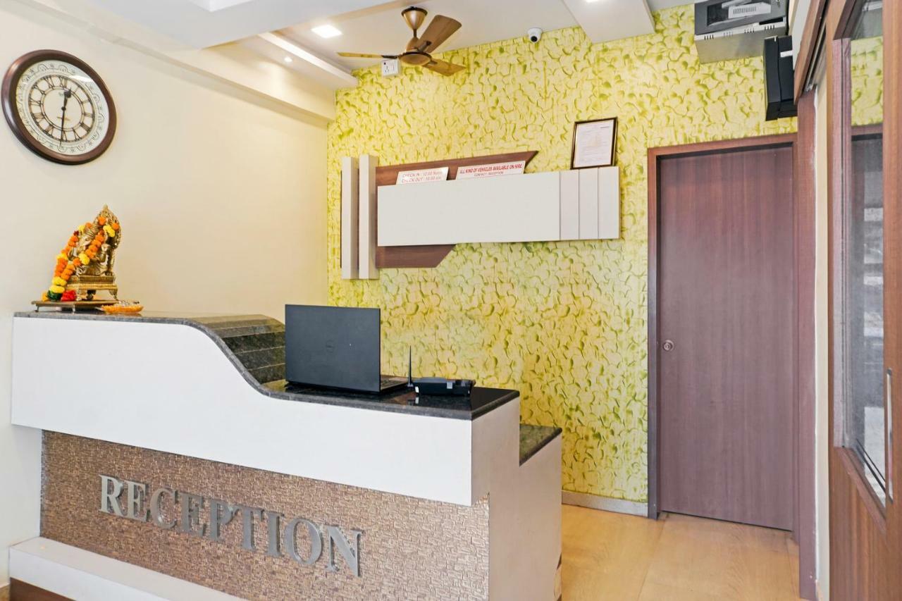 Oyo 29634 Hotel Navalai Pride Ratnāgiri Exteriör bild