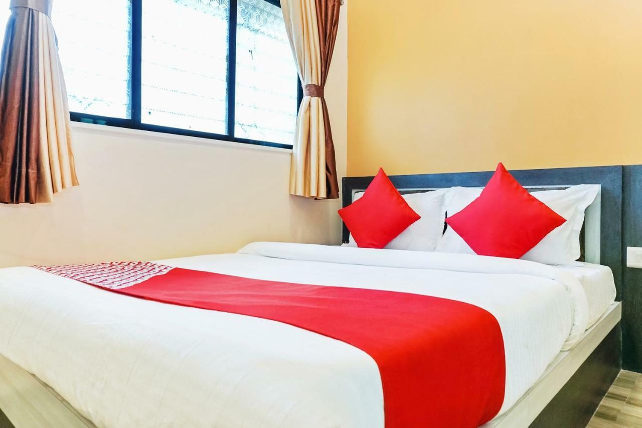 Oyo 29634 Hotel Navalai Pride Ratnāgiri Exteriör bild