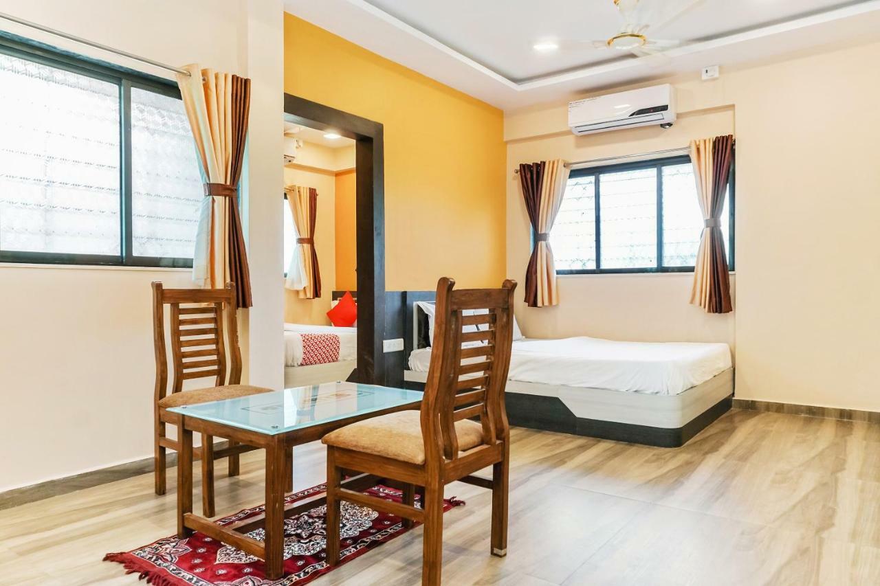 Oyo 29634 Hotel Navalai Pride Ratnāgiri Exteriör bild